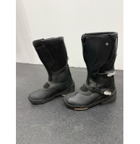 BMW Stiefel Gravel links außen und rechts innen