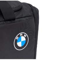 PUMA BMW Sporttasche Nahaufnahme BMW Bildmarke