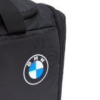 PUMA BMW Sporttasche Nahaufnahme BMW Bildmarke