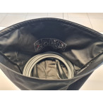 BMW Ladekabeltasche für den geschützten Transport und die ordentliche Aufbewahrung eines Mode-3-Ladekabels.