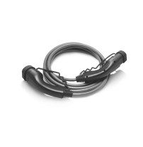 Original BMW Ladekabel Mode 3 mit Typ-2-Anschlüssen zum Laden von Elektrofahrzeugen.
