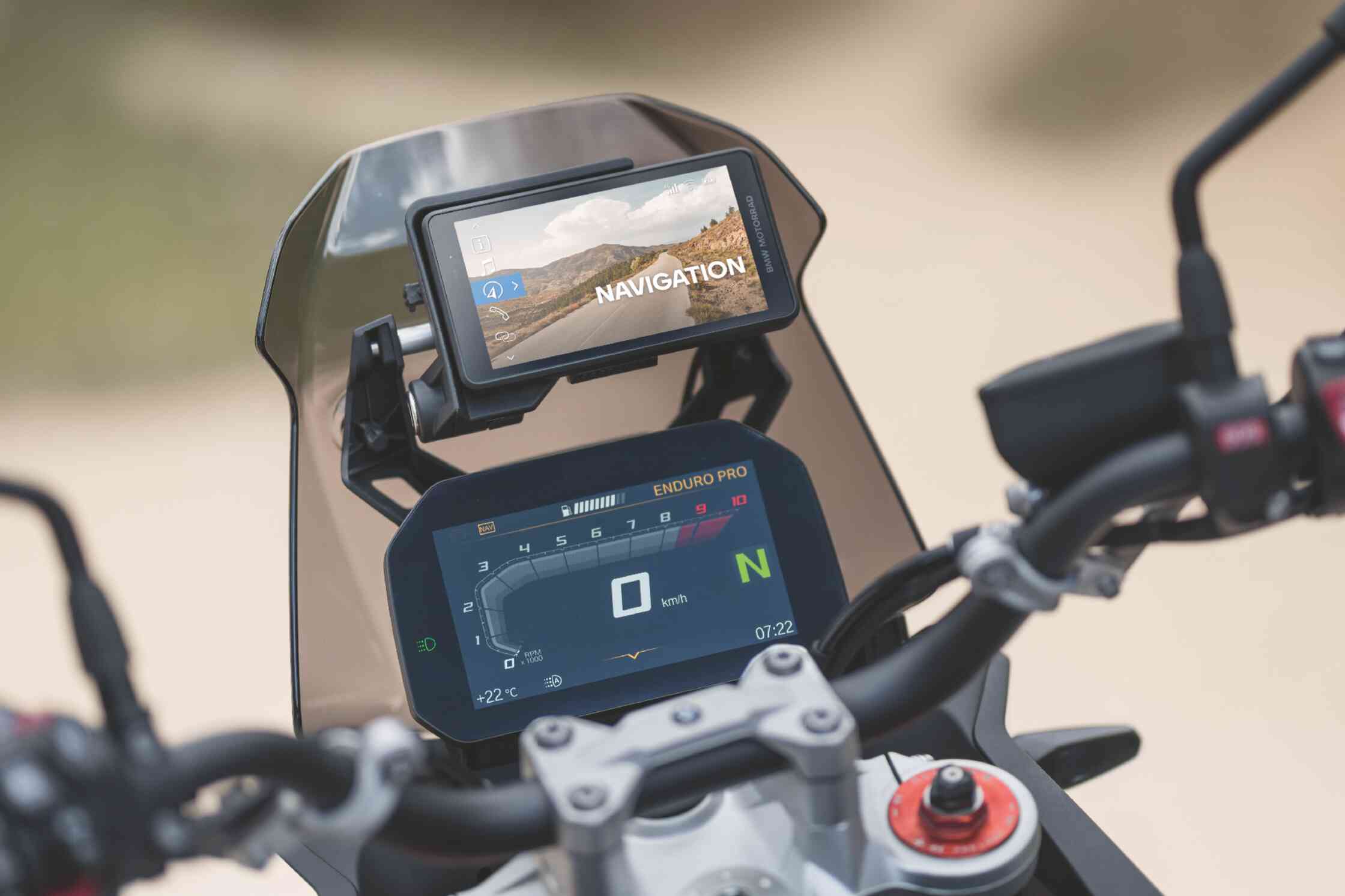 Spiegel, Service, Mann in Motorradbekleidung und Scheinwerfer